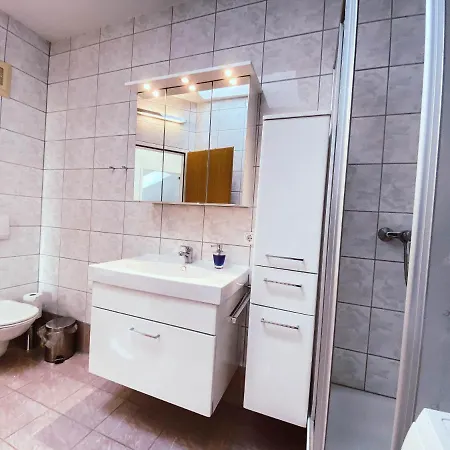 Karasek Mit Seeblick アパート *