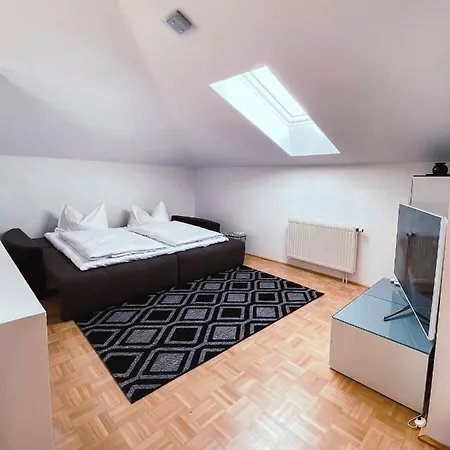 Karasek Mit Seeblick * Sattendorf