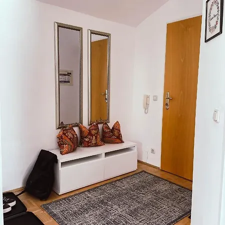 Karasek Mit Seeblick * Sattendorf