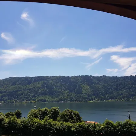 Karasek Mit Seeblick Заттендорф