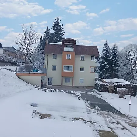 Apartment Karasek Mit Seeblick Sattendorf